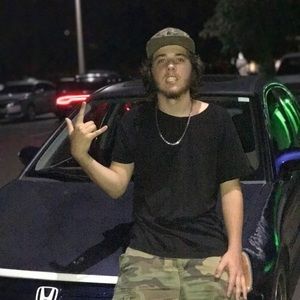 Meet your Posher, Devin